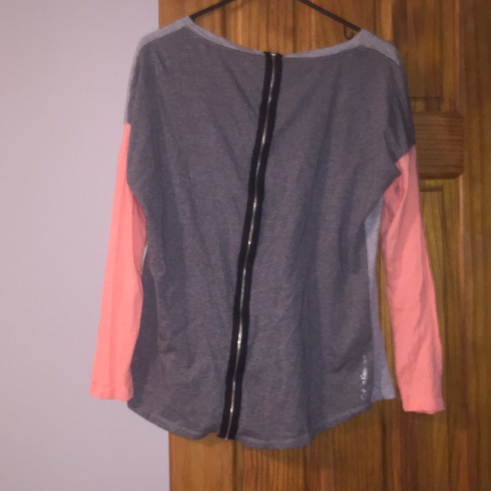 Performance top - Picture 2 of 2